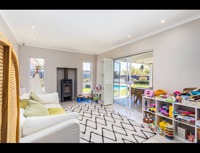3 BEDROOM FREESTANDING SOLD IN SUNNINGDALE
